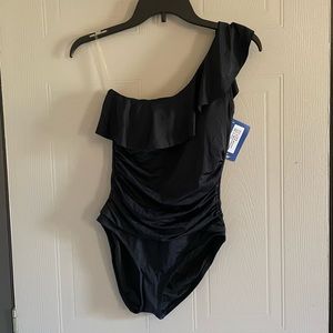 Hilor black one shoulder asymmetrical ruffle one piece swimsuit NWT size 8